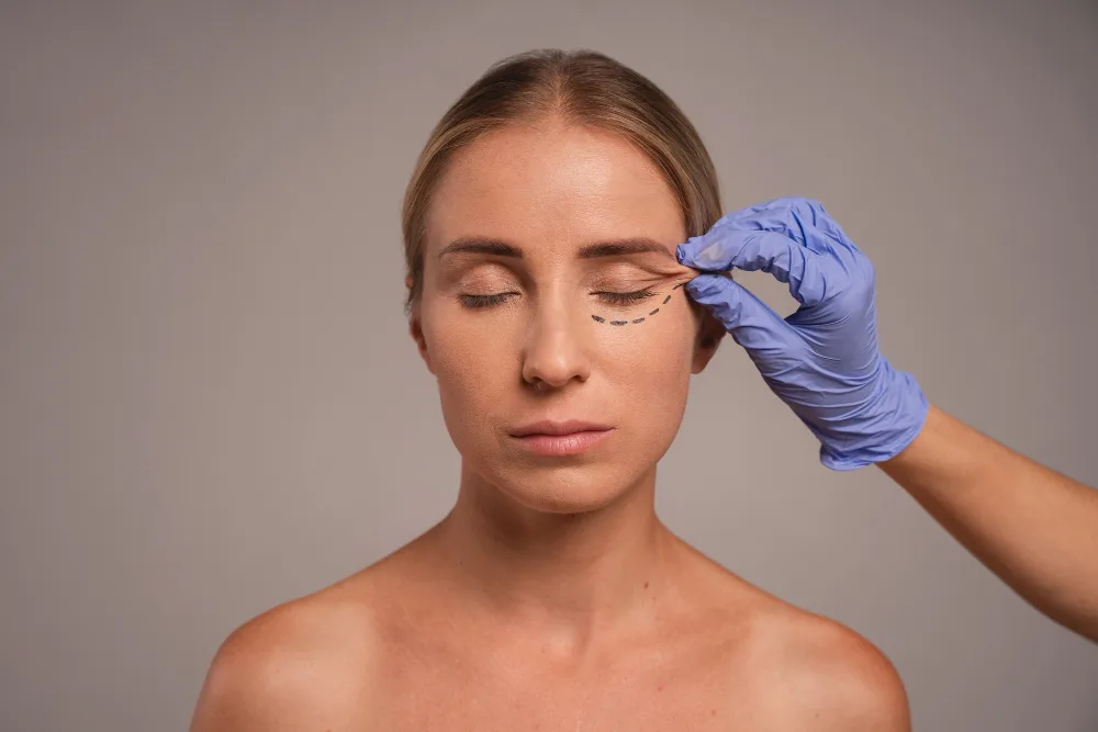 Fillers in Dr. Phillips, Florida: Liquid Lift vs. Surgical Prep